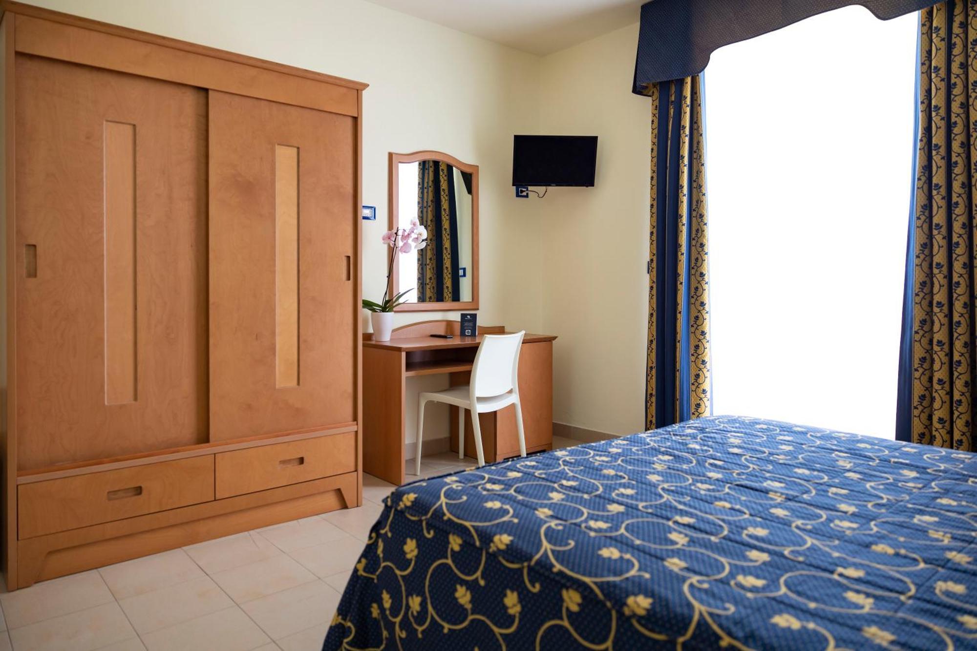סנט'איזידורו Blu Salento Village חדר תמונה