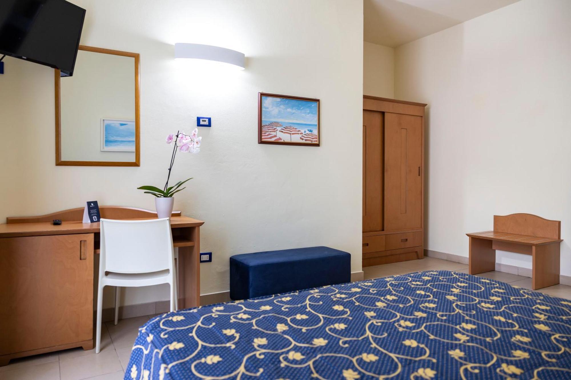 סנט'איזידורו Blu Salento Village חדר תמונה