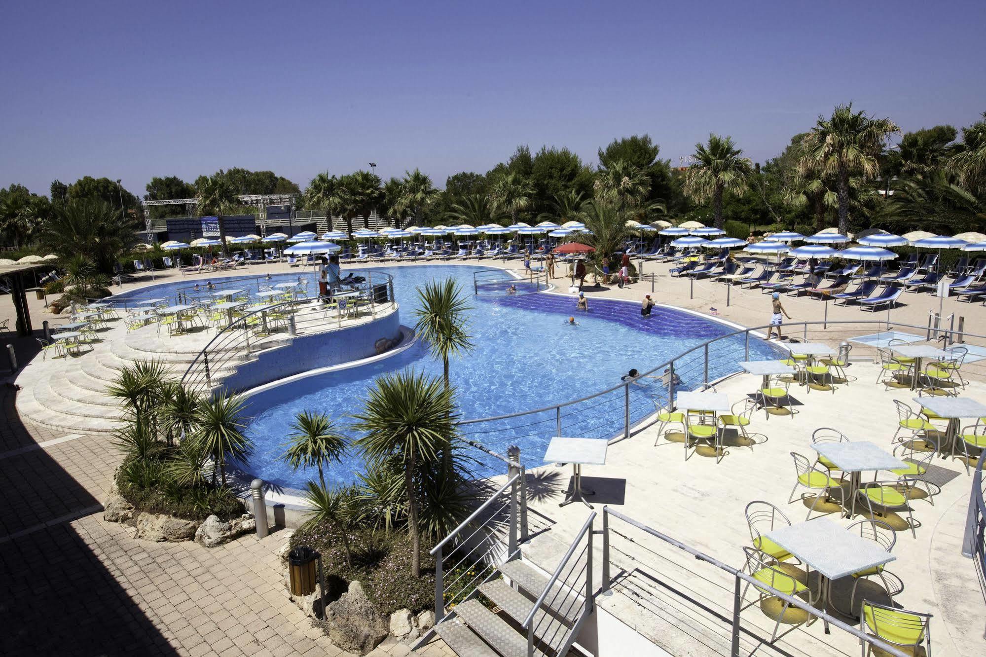 סנט'איזידורו Blu Salento Village מראה חיצוני תמונה