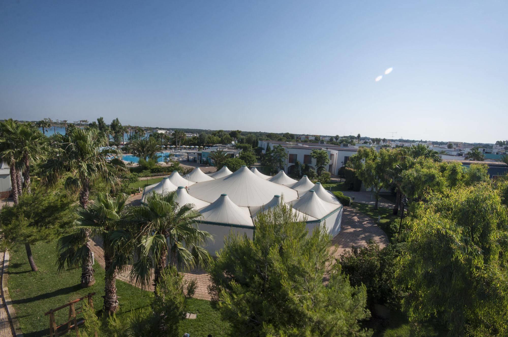 סנט'איזידורו Blu Salento Village מראה חיצוני תמונה